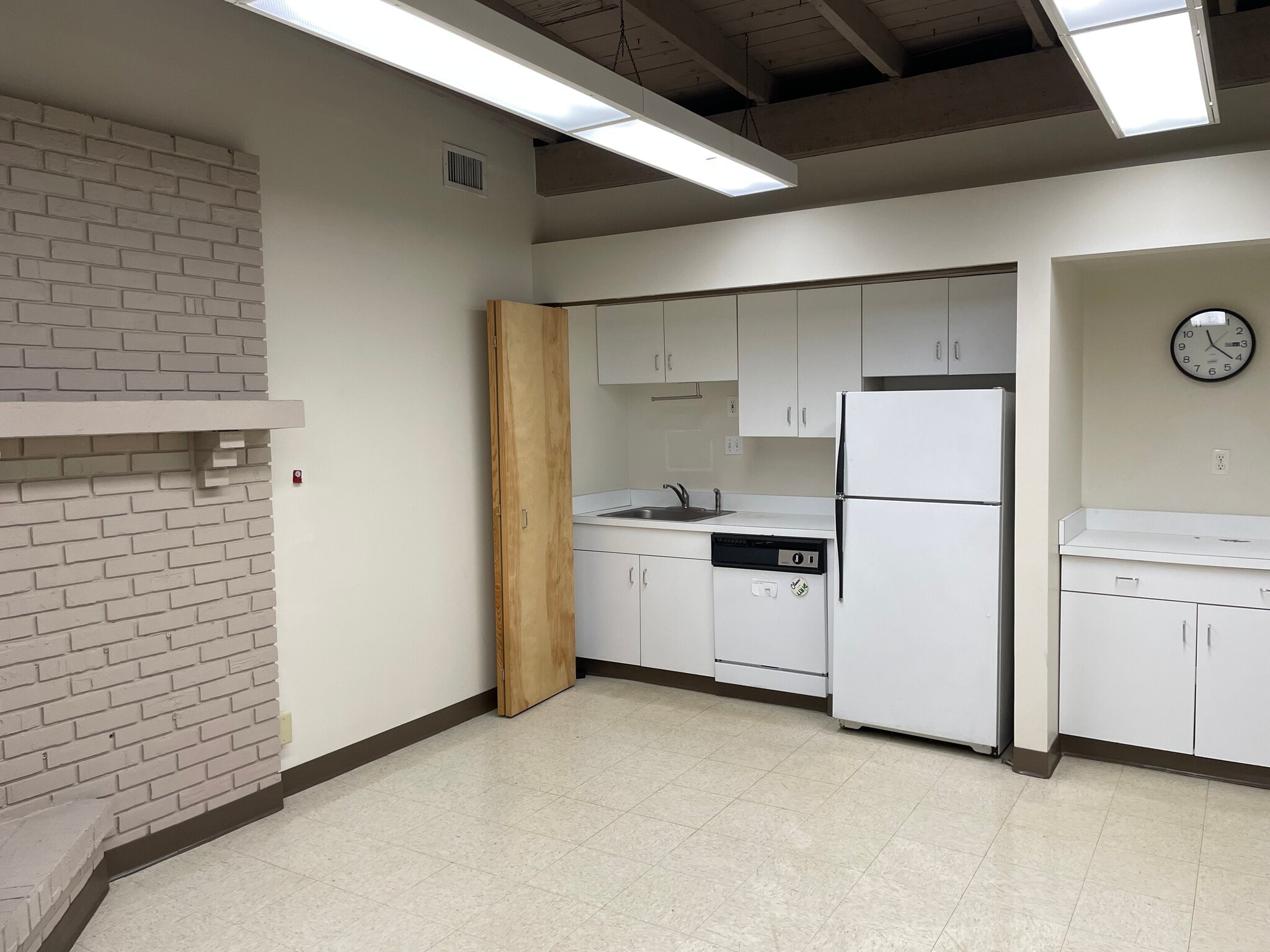 3307 Clifton Ave, Cincinnati, OH for lease Interior Photo- Image 1 of 4