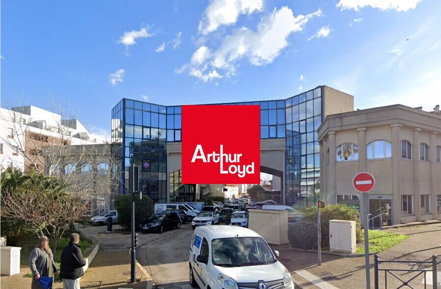 Office in La Seyne-sur-Mer for lease - Building Photo - Image 1 of 8
