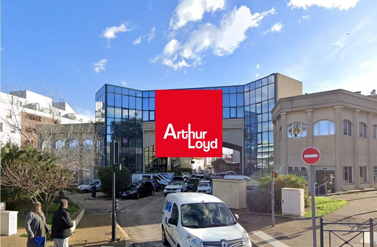 Office in La Seyne-sur-Mer for lease Building Photo- Image 1 of 9