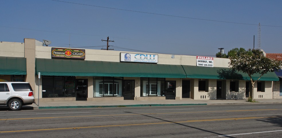 2309-2319 W Olive Ave, Burbank, CA for lease - Building Photo - Image 3 of 6