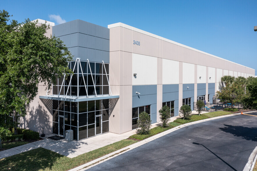 2405 Commerce Park Dr, Orlando, FL for lease - Building Photo - Image 1 of 21