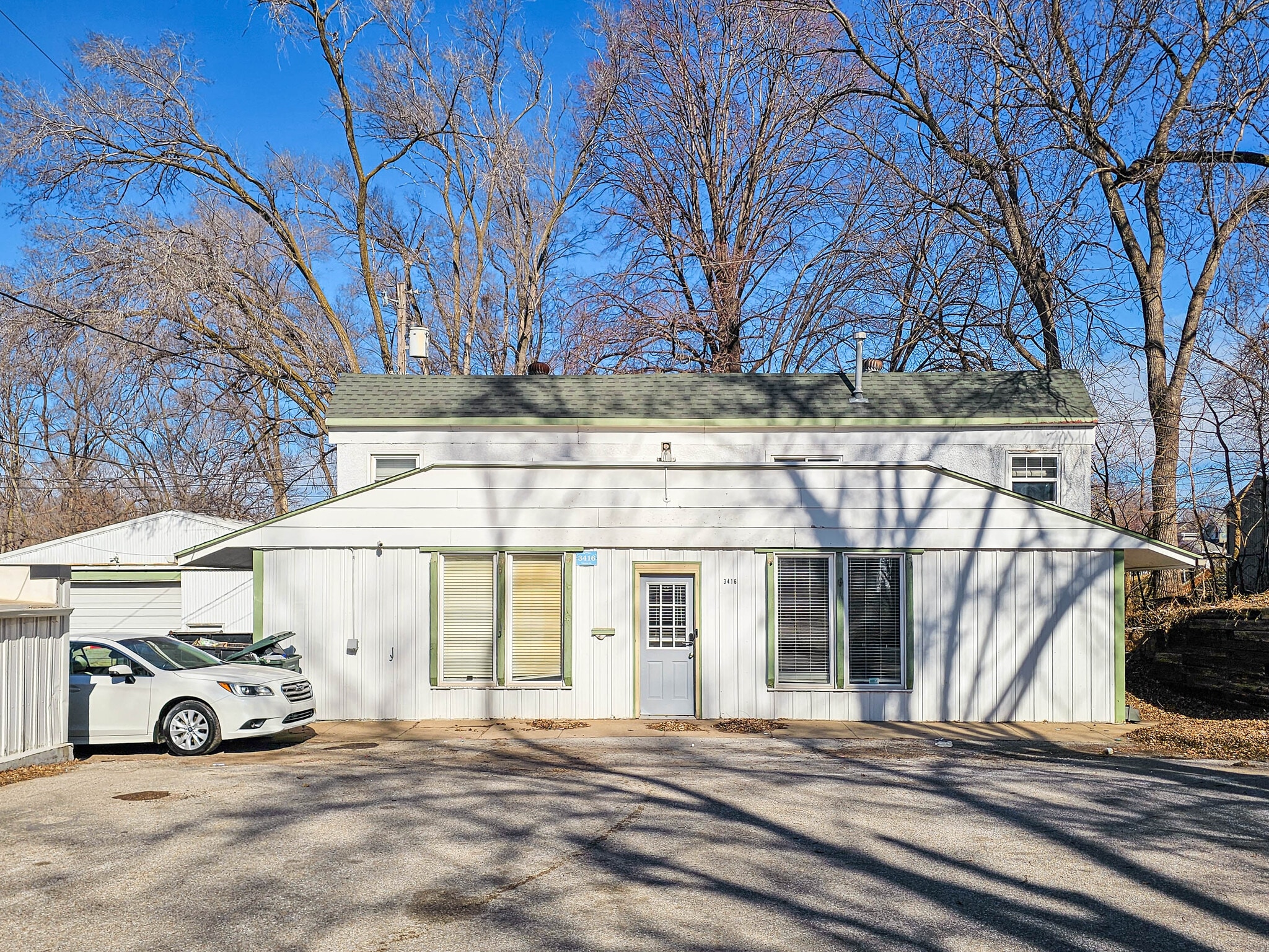 3416 Vinton St, Omaha, NE for lease Interior Photo- Image 1 of 12