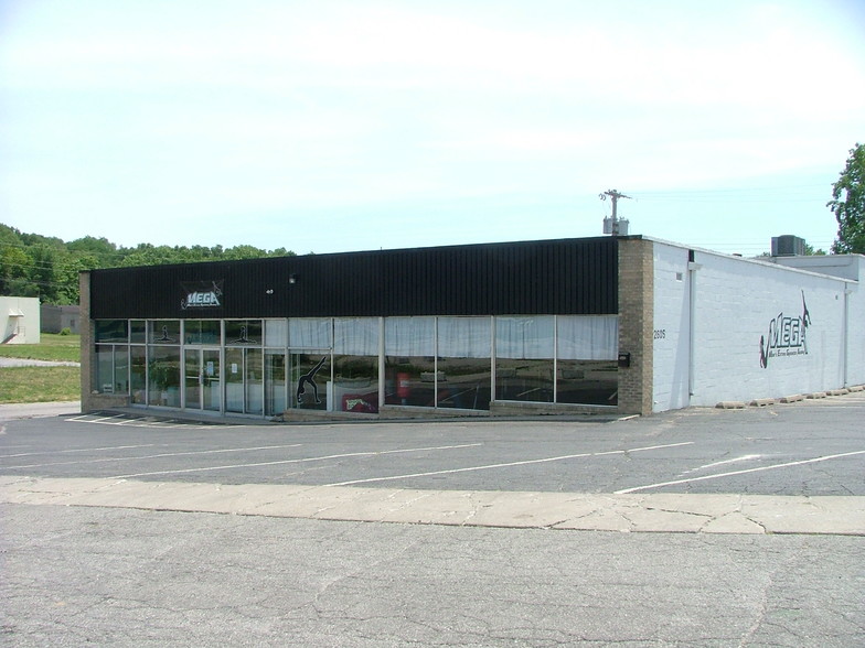 2605 Saint Joseph Ave, Saint Joseph, MO for sale - Primary Photo - Image 1 of 6