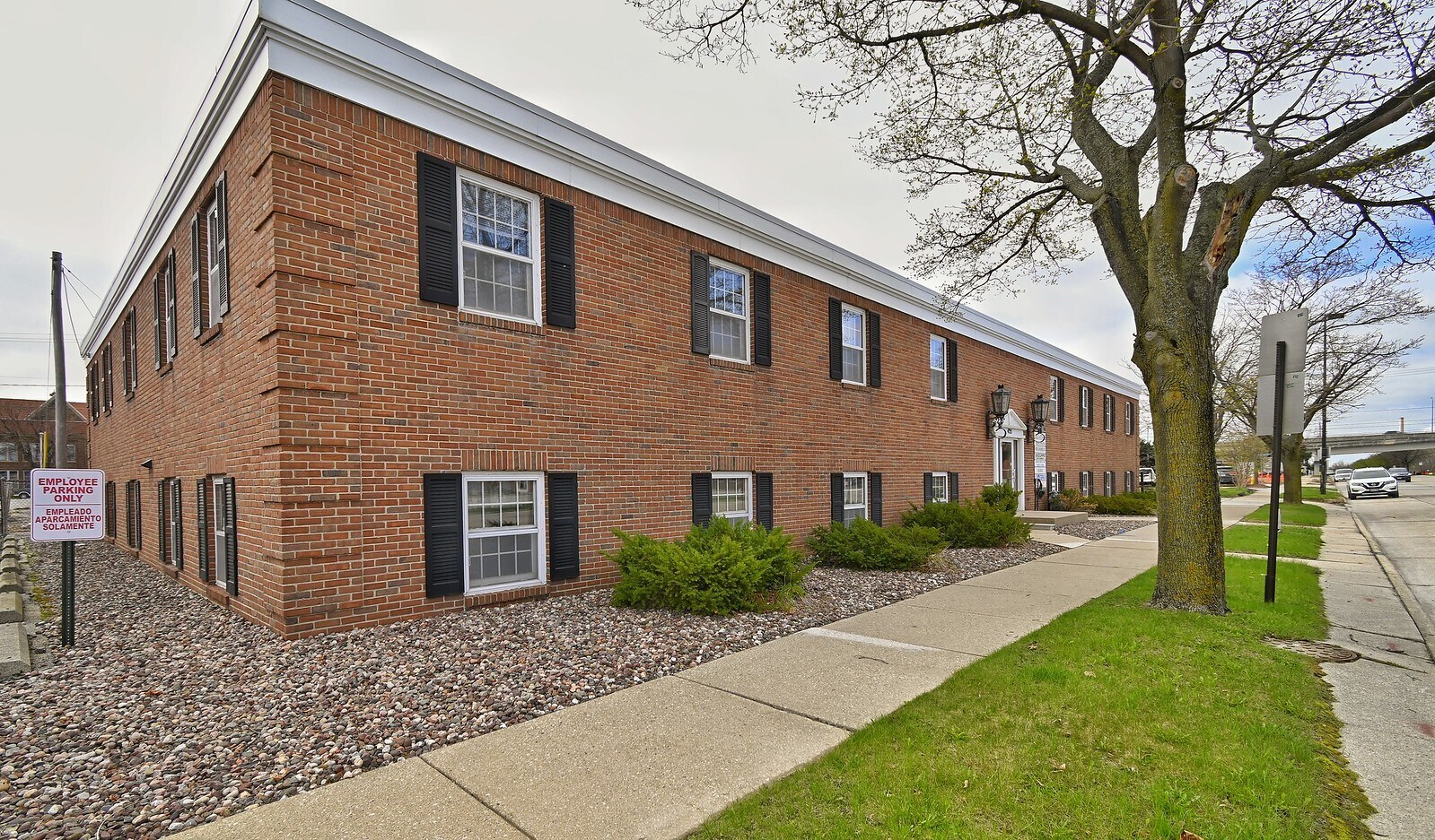 425 S Adams St, Green Bay, WI for lease Building Photo- Image 1 of 21