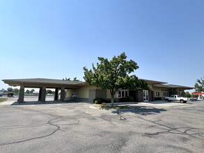 1149 N Edison St, Kennewick, WA for lease Building Photo- Image 2 of 8