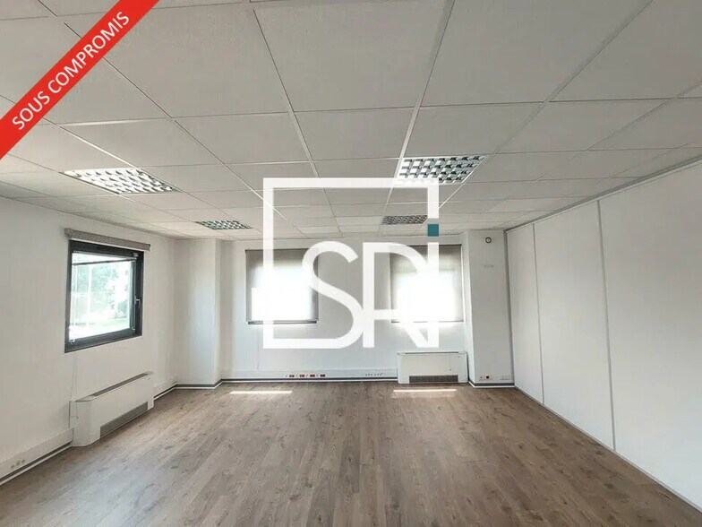 Office in Aubière for lease - Interior Photo - Image 2 of 10