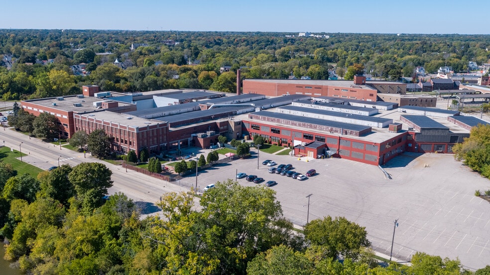 1220 Mound Ave, Racine, WI for lease - Building Photo - Image 3 of 12