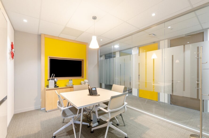 Office in for lease - Building Photo - Image 3 of 5