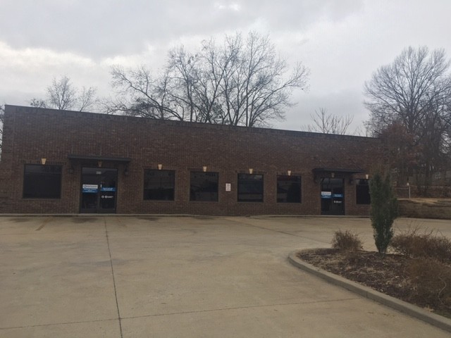 455 E Parkview St, Dyersburg, TN for lease Primary Photo- Image 1 of 8