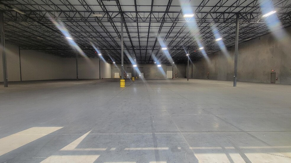 2301-2337 U.S. Hwy 70, Garner, NC for lease - Building Photo - Image 2 of 7