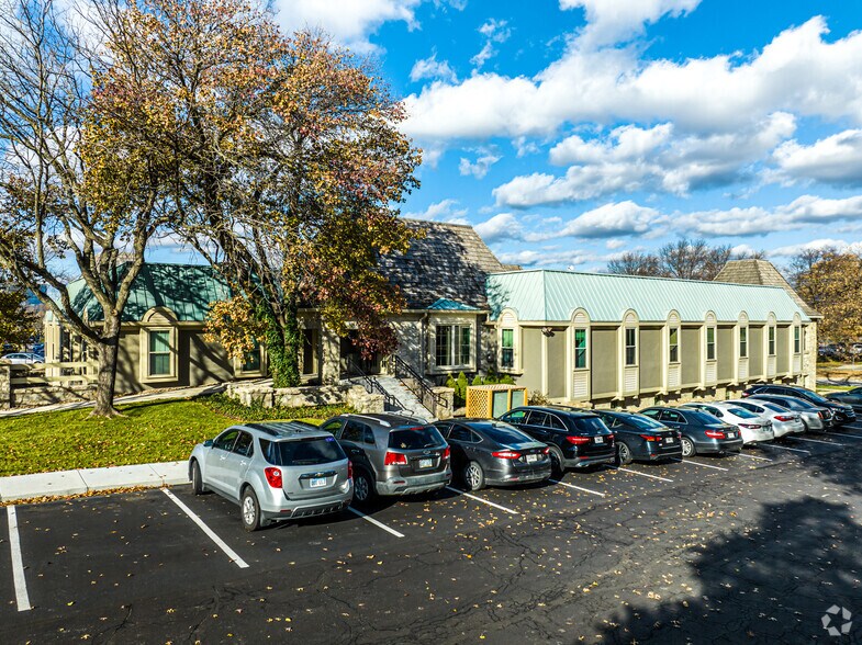 5001 College Blvd, Leawood, KS for sale - Building Photo - Image 1 of 1