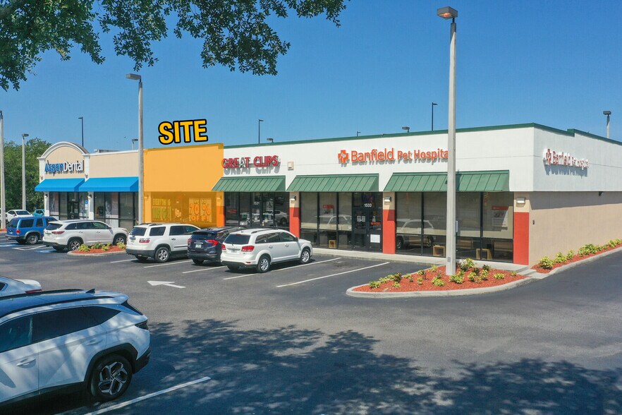 1525-1533 Commercial Way, Spring Hill, FL for sale - Building Photo - Image 1 of 1