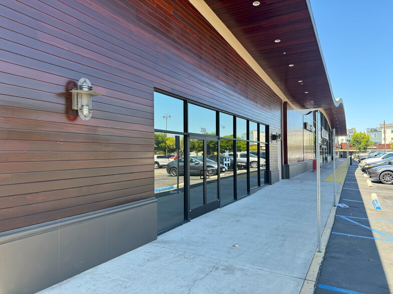 2300-2306 E 7th St, Long Beach, CA for lease - Building Photo - Image 2 of 6