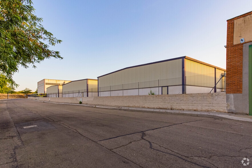 Calle Valencia de Don Juan, 25, Fuenlabrada, Madrid for lease - Building Photo - Image 3 of 4