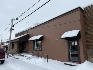 More details for 106 Water St, Lake Mills, WI - Retail for Sale