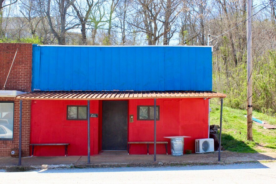 209 Front St, Thayer, MO for sale - Primary Photo - Image 1 of 1