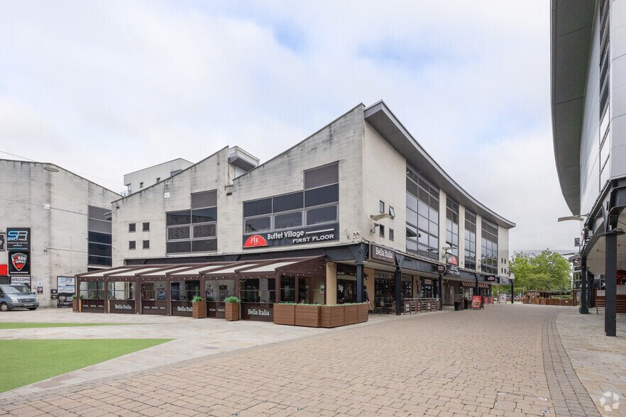 2-12 Savoy Crescent, Milton Keynes for sale - Primary Photo - Image 1 of 6