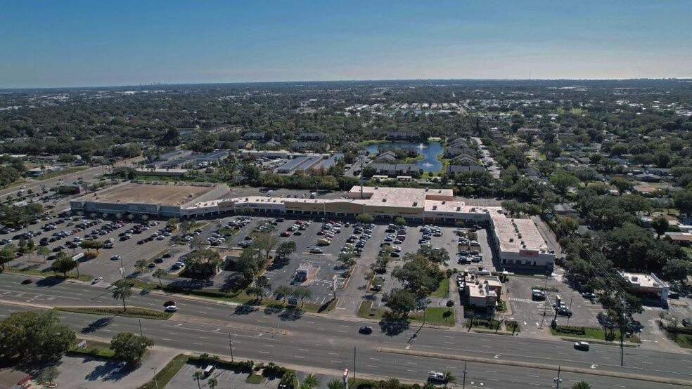 3665-3825 E Bay Dr, Largo, FL for lease - Building Photo - Image 1 of 4