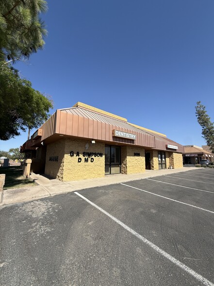 3008 N Dobson Rd, Chandler, AZ for lease - Building Photo - Image 1 of 21