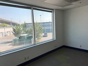 1011 SW Klickitat Way, Seattle, WA for lease Interior Photo- Image 1 of 3