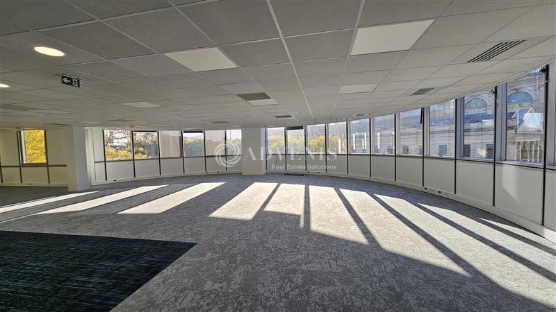 Office in Lille for lease - Interior Photo - Image 2 of 12