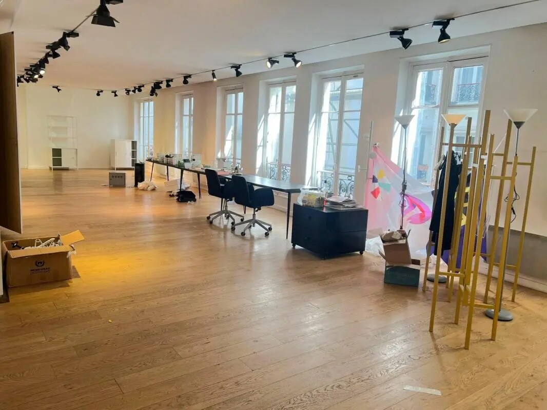 Office in Paris for lease Building Photo- Image 1 of 8