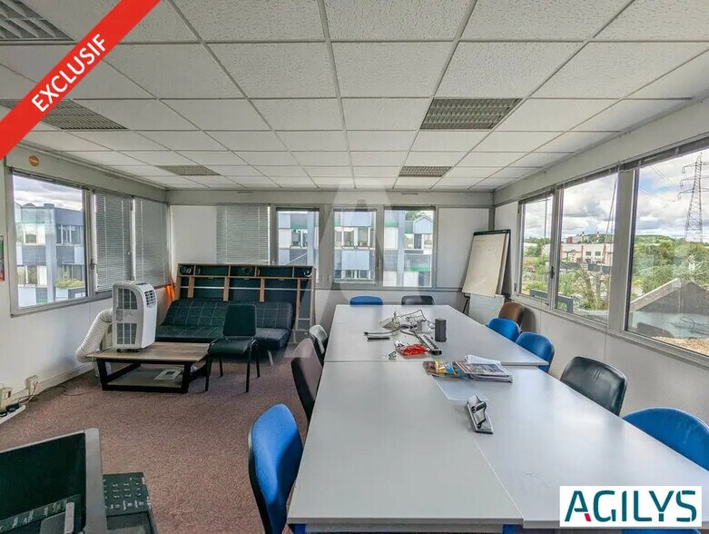 Office in Massy for sale - Interior Photo - Image 3 of 5