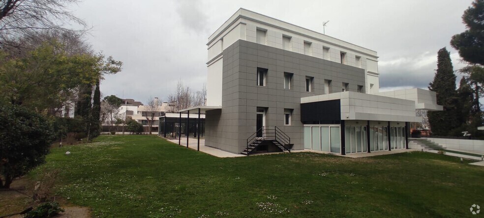 Office in Pozuelo de Alarcón, Madrid for lease - Building Photo - Image 1 of 24