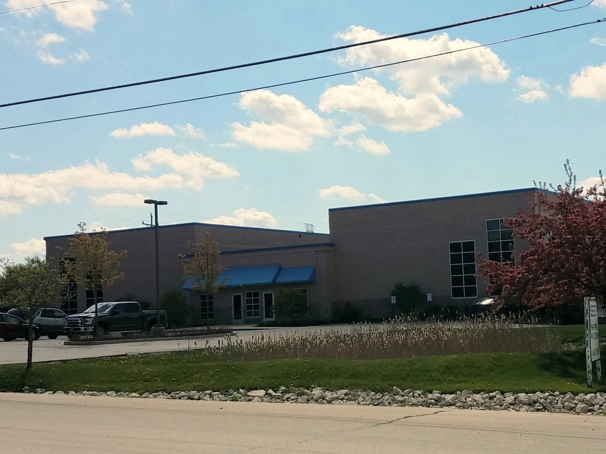 195 N Janacek Rd, Brookfield, WI for sale Building Photo- Image 1 of 1