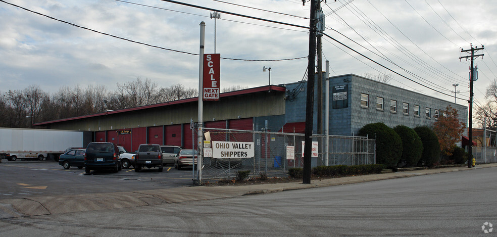 4950 Para Dr, Cincinnati, OH for lease - Primary Photo - Image 1 of 46