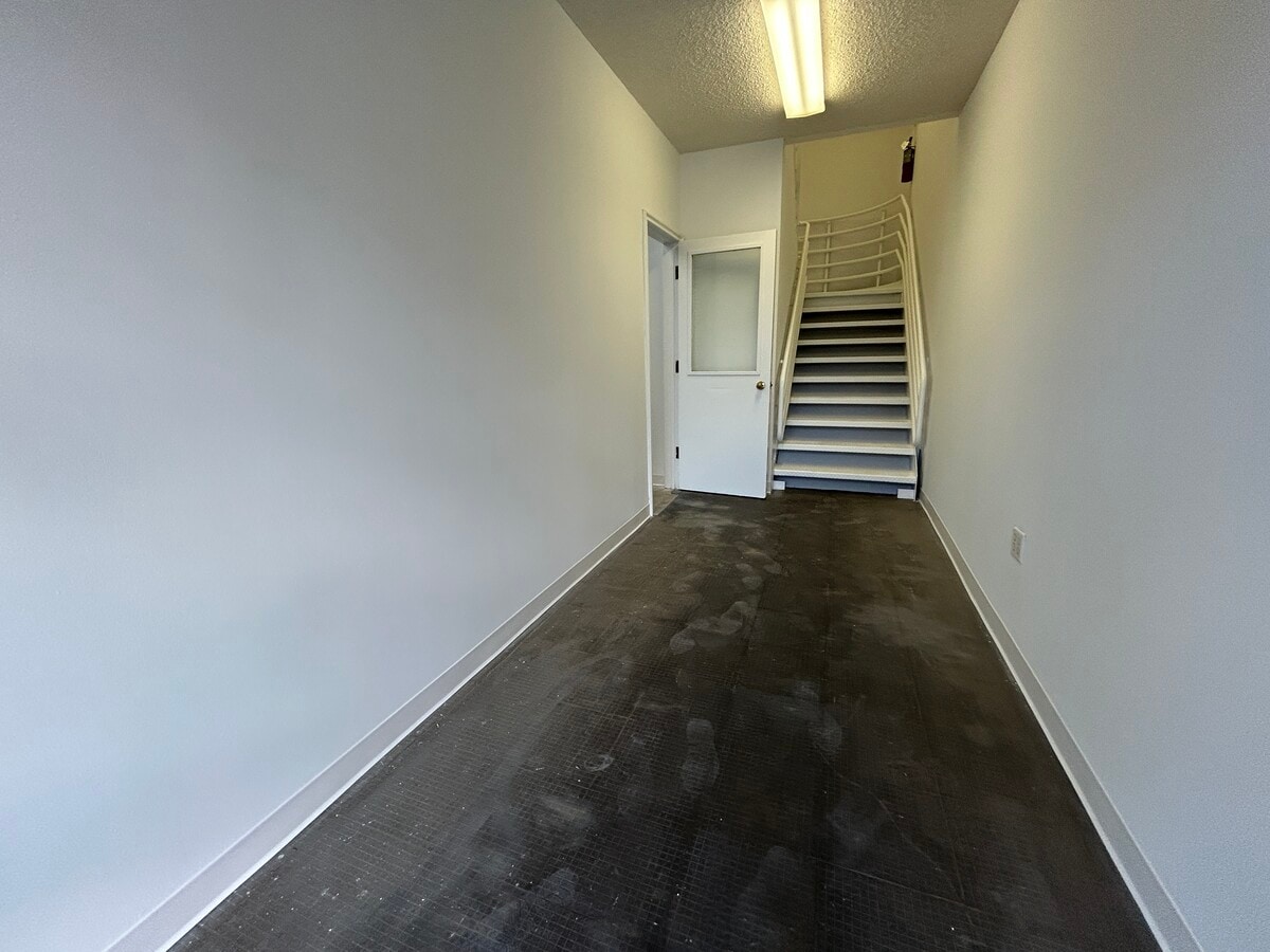 20101-20161 NE 16th Pl, Miami, FL 33179 - Unit 20149 -  - Interior Photo - Image 1 of 4