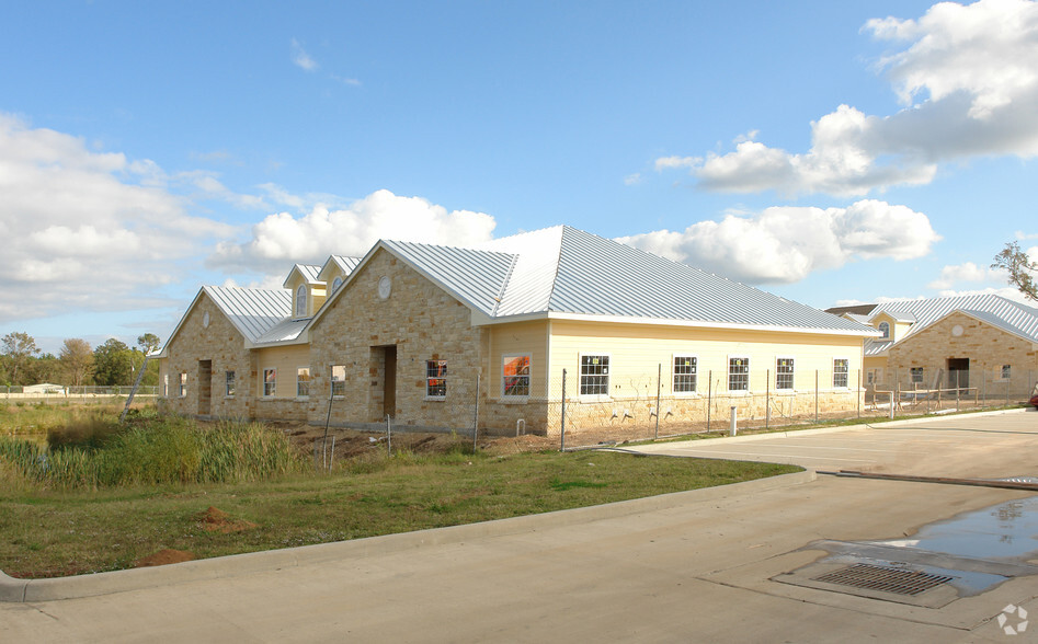 33300 Egypt Ln, Magnolia, TX for lease - Building Photo - Image 3 of 3