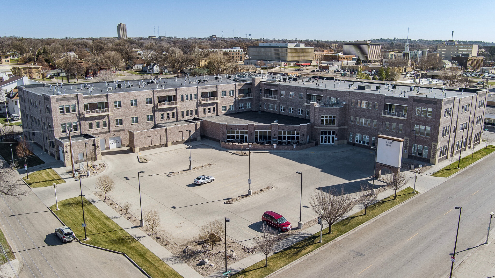 100 W Broadway Ave, Bismarck, ND for lease Building Photo- Image 1 of 23