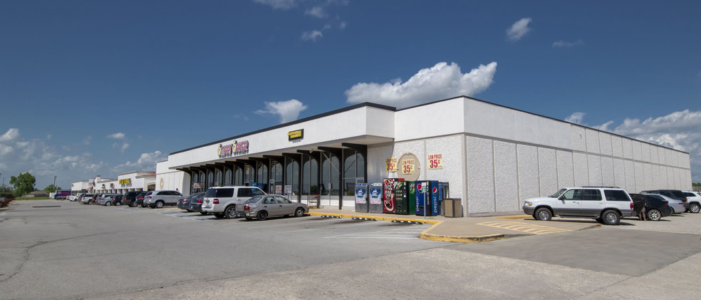 1201 Cornwell Ave, Yukon, OK for lease - Building Photo - Image 1 of 7