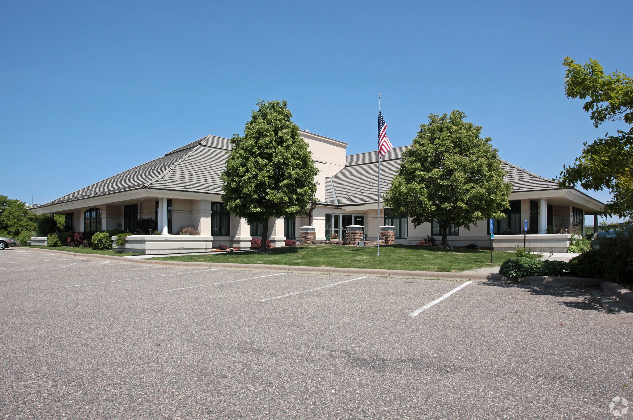 4640 Slater Rd, Eagan, MN 55122 Grace Pointe Office Building
