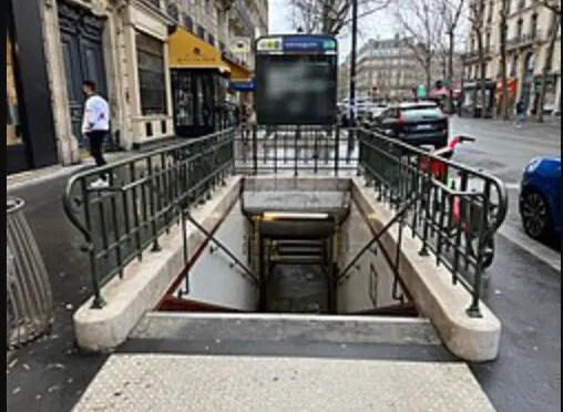 Retail in Paris for lease Building Photo- Image 1 of 6