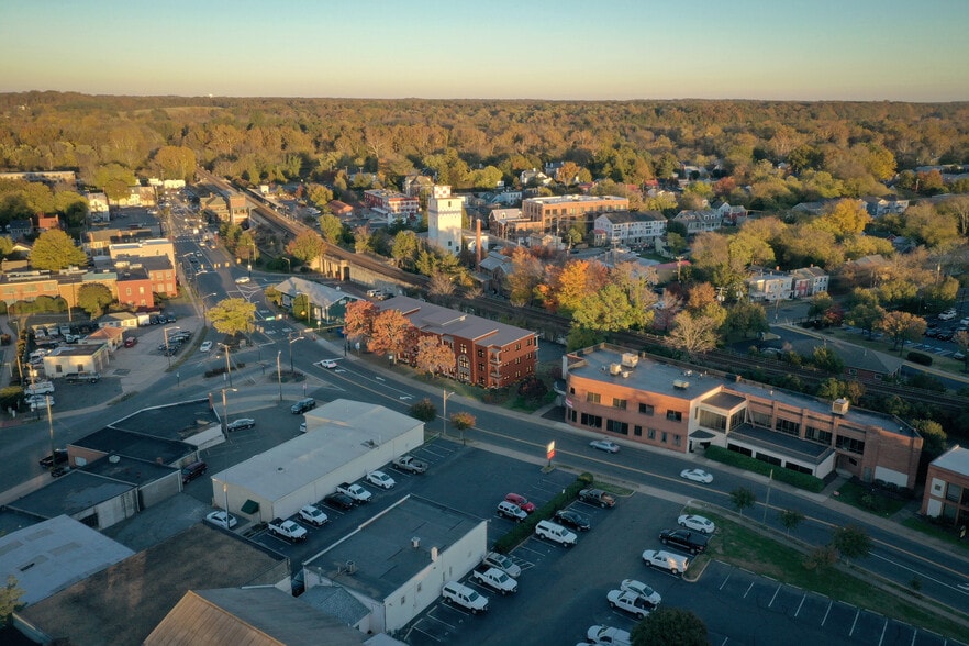 406 Lafayette Blvd, Fredericksburg, VA for sale - Building Photo - Image 2 of 8
