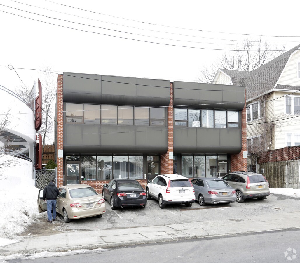 7 Central Park Ave, Yonkers, NY 10705