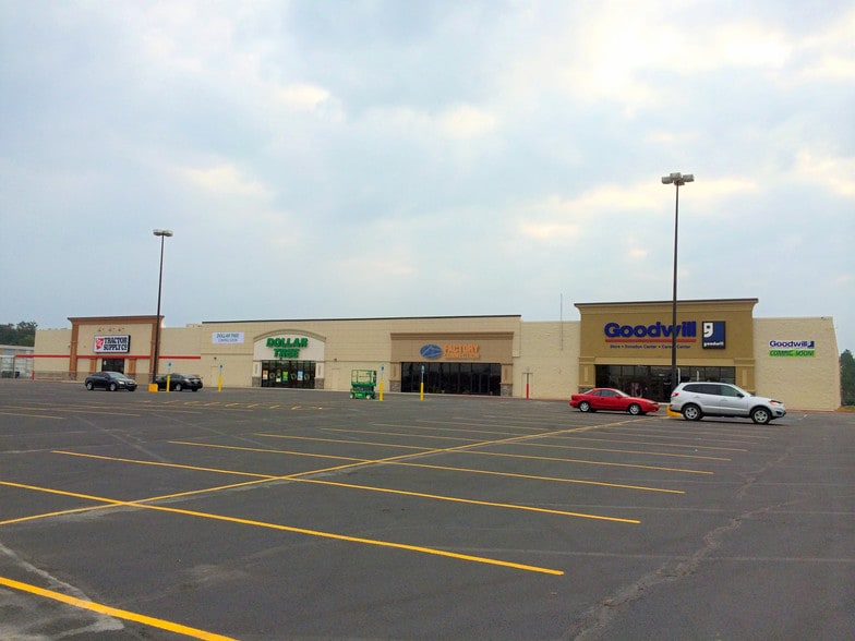 2500 Malcolm Ave, Newport, AR for sale - Primary Photo - Image 1 of 1