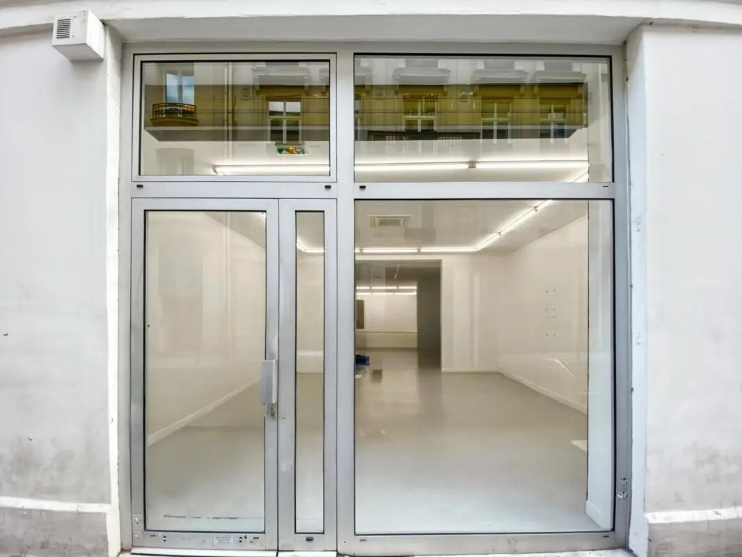 Retail in Paris for lease Building Photo- Image 1 of 10