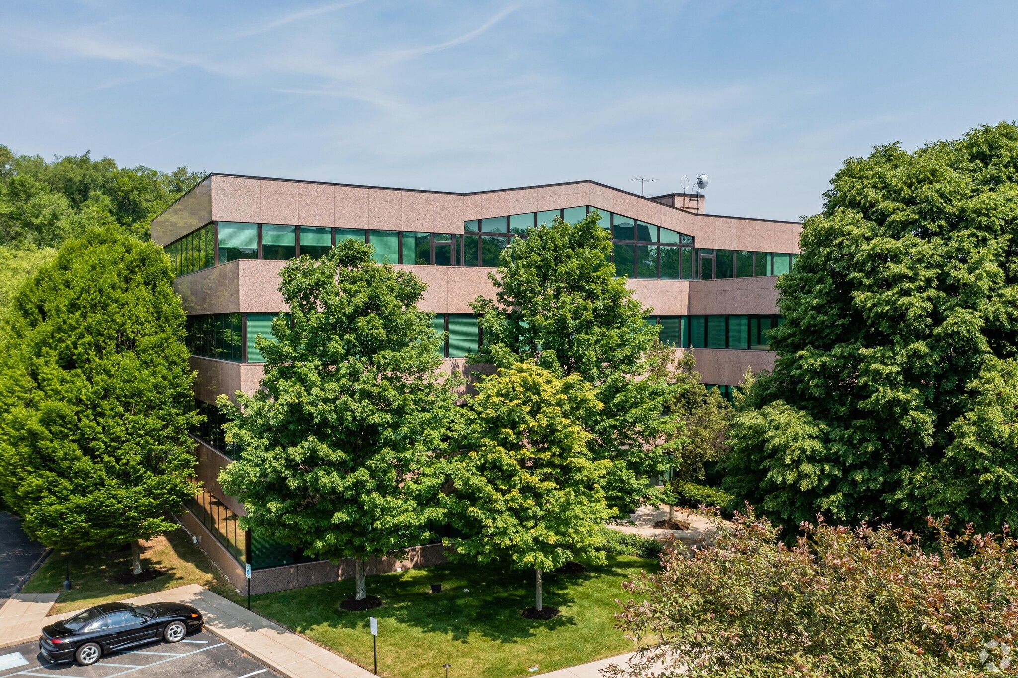 900 Parish St, Pittsburgh, PA for lease Building Photo- Image 1 of 6