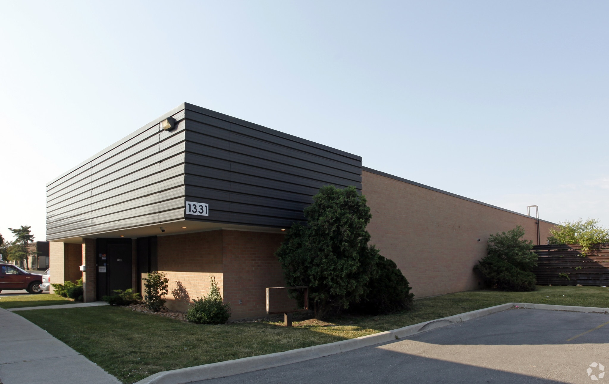 1331 Matheson Blvd E, Mississauga, ON for lease Building Photo- Image 1 of 10