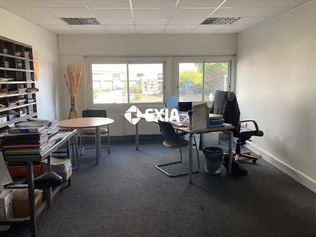 Flex in Ingré for lease - Interior Photo - Image 2 of 24