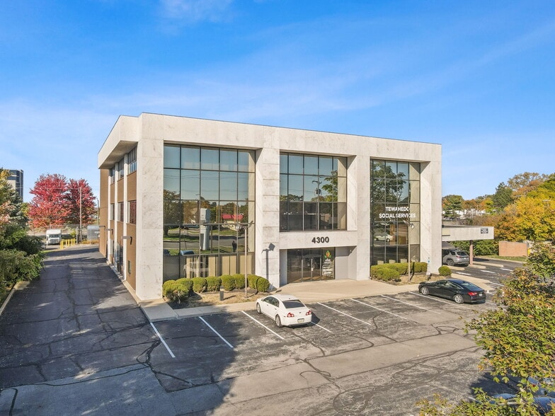 4300 E Broad St, Columbus, OH for lease - Primary Photo - Image 1 of 168