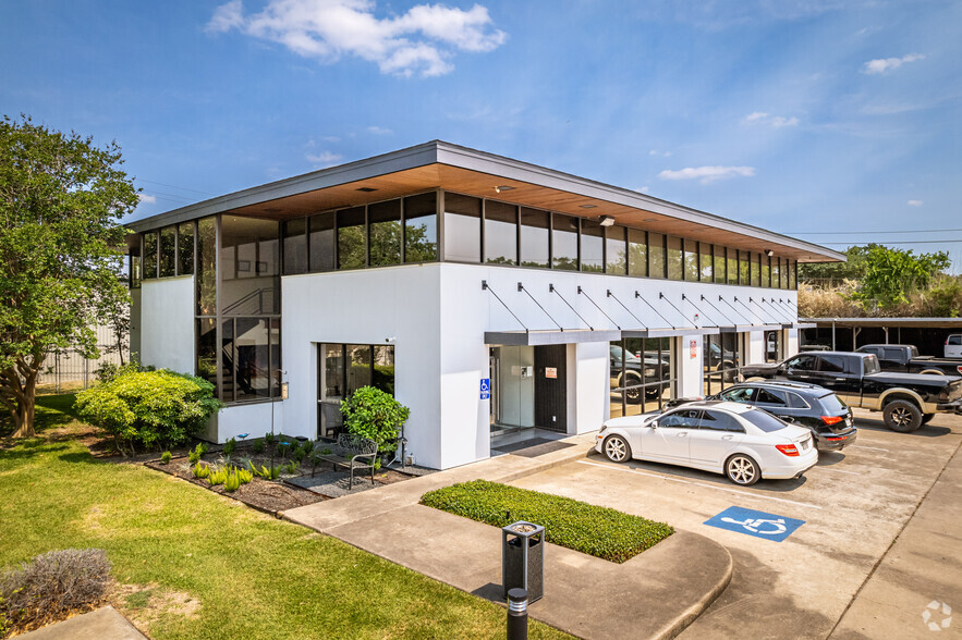 6343 Skyline Dr, Houston, TX for lease - Building Photo - Image 1 of 24