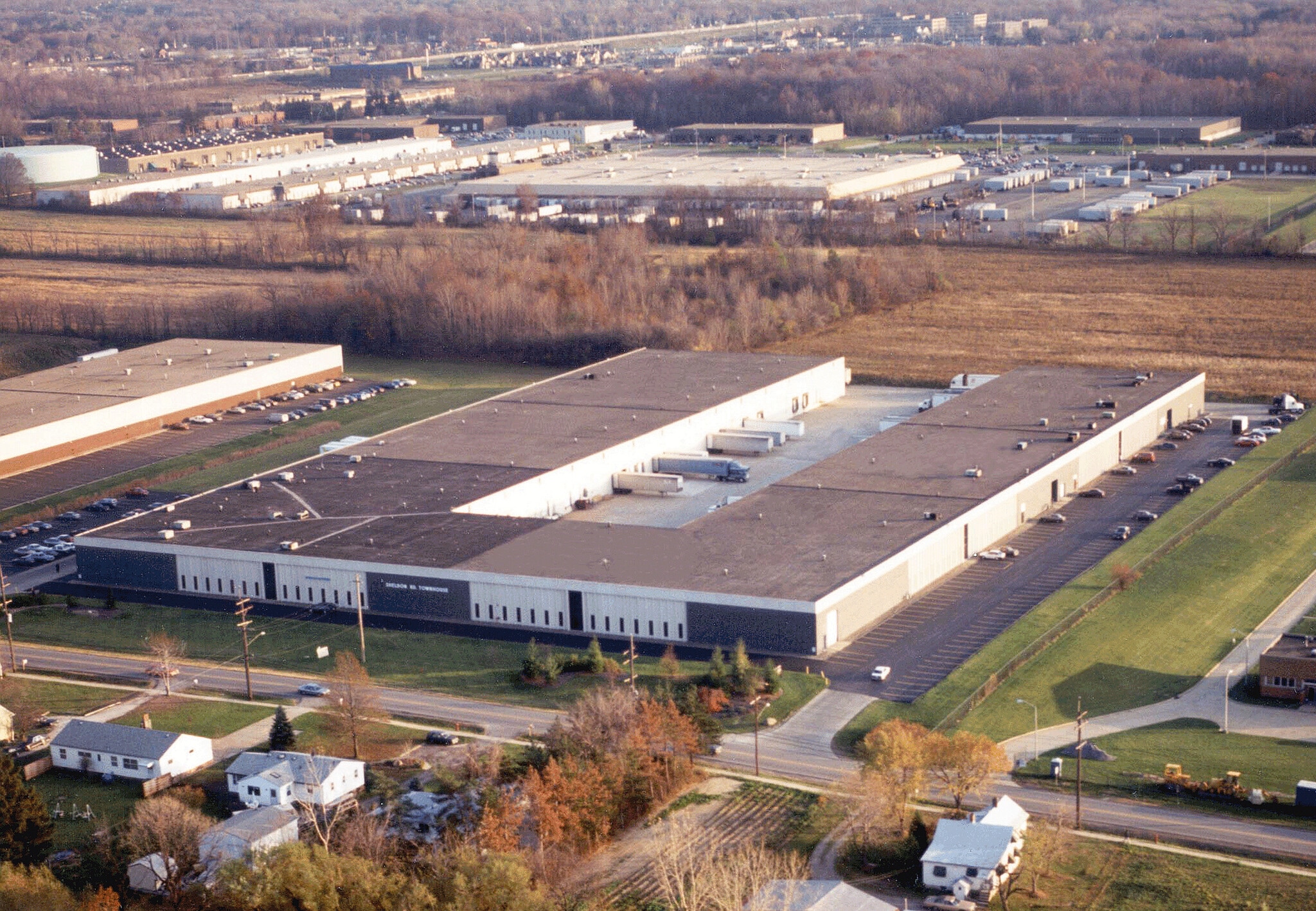 18665-18753 Sheldon Rd, Middleburg Heights, OH for lease Building Photo- Image 1 of 5