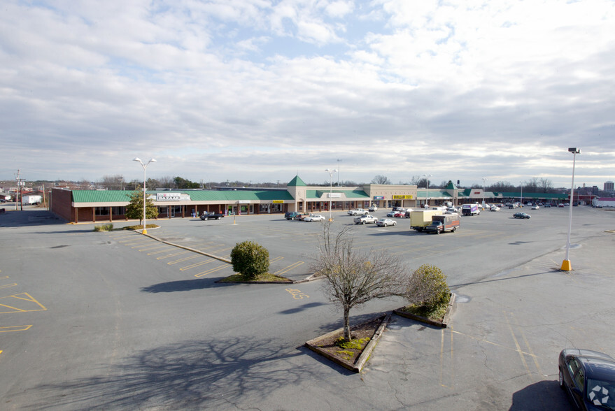 1400-1608 Skyway Dr, Monroe, NC for sale - Primary Photo - Image 1 of 1