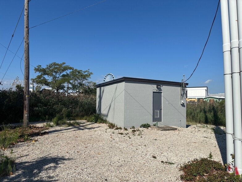 714 Paterson Ave, East Rutherford, NJ for lease - Building Photo - Image 3 of 8