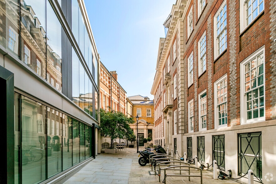 5-9 Quality Ct, London for sale - Primary Photo - Image 1 of 1