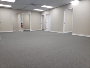 11-13 Sunflower Ave, Paramus, NJ for lease Interior Photo- Image 1 of 3